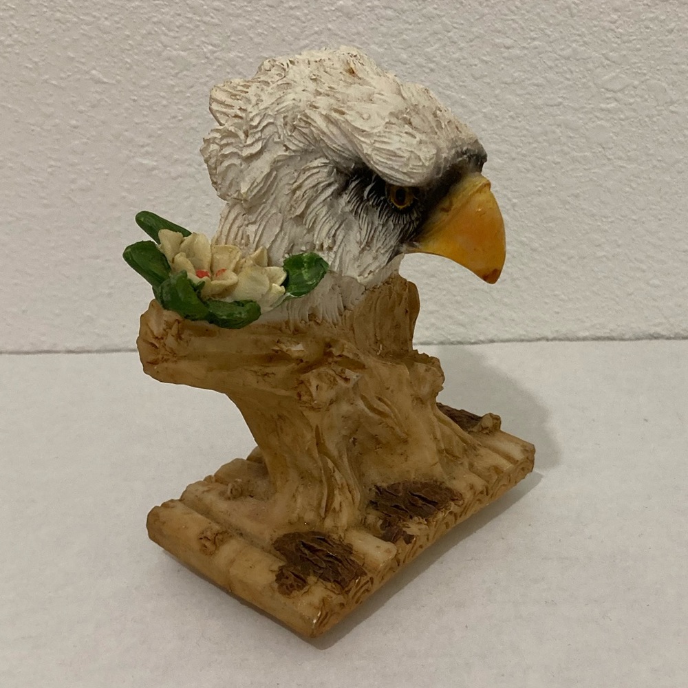 American Bald Eagle Figurine Resin Ceramic Eagle Head Tree Trunk Yellow Flower